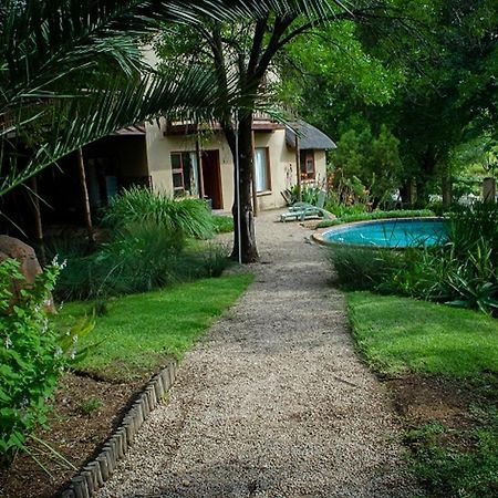 The Rivonia River Lodge Йоханнесбург Экстерьер фото