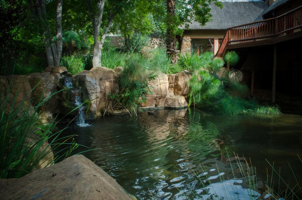 The Rivonia River Lodge Йоханнесбург Экстерьер фото