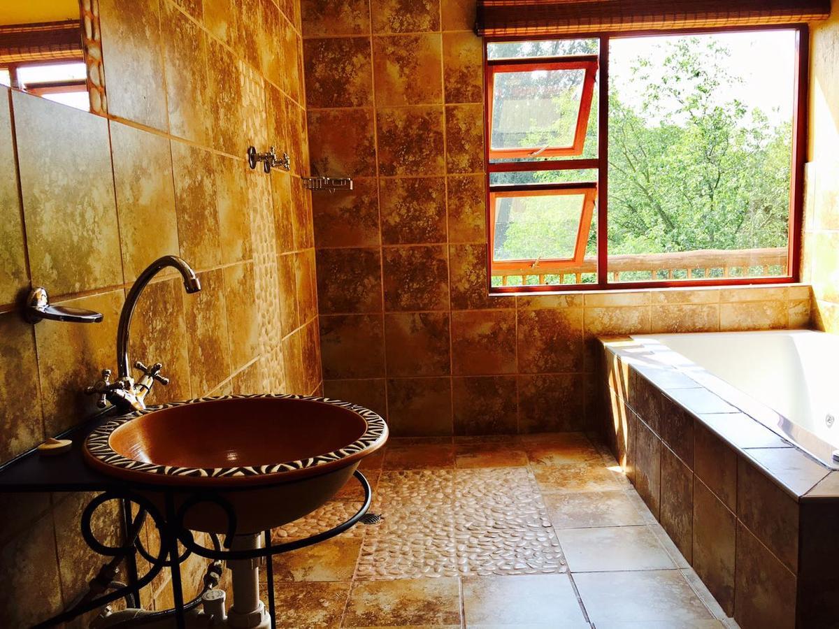 The Rivonia River Lodge Йоханнесбург Экстерьер фото