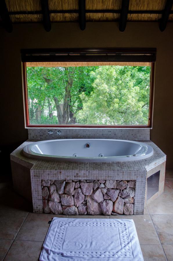 The Rivonia River Lodge Йоханнесбург Экстерьер фото