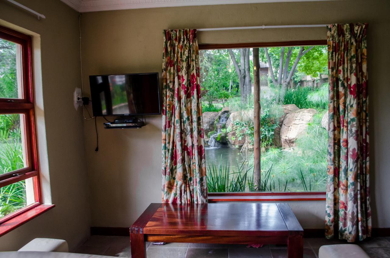 The Rivonia River Lodge Йоханнесбург Экстерьер фото
